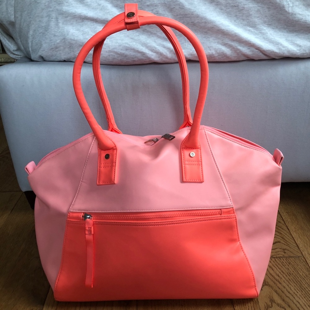 Pink Lululemon workout bag